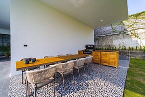 Luxury 5 Bedroom Pool Villa KH-C2