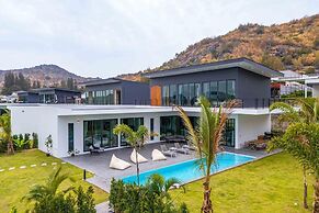 Luxury 5 Bedroom Pool Villa KH-C2