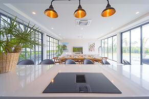 Luxury 5 Bedroom Pool Villa KH-C2
