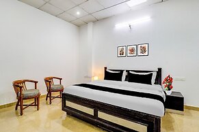 Deluxesuper Hotel O Dehradun