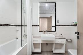 Gala Guests - Skyview Tower Living