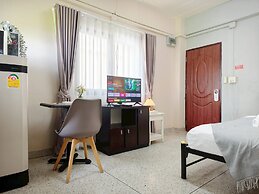 Xin Hotel at Udomsuk 29
