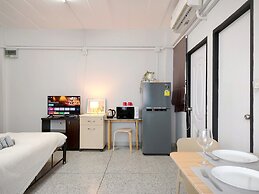 Xin Hotel at Udomsuk 29