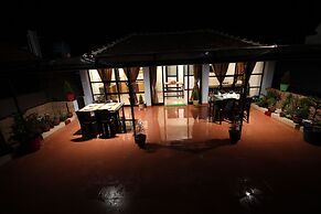 Seaview Apartments