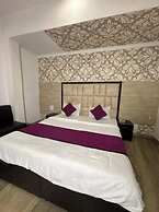 Hotel The First