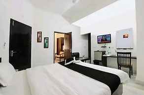 Hotel The First