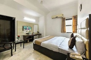 Hotel The First