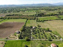 Casale il Poderetto by Mamo
