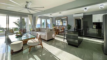 Romantic, Oceanfront Getaway!