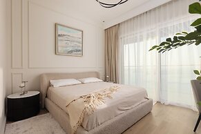 Elegant 2BR Apartment with Sea View