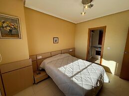 Spacious 2-bedroom Apartment With Pool View in Oropesa del Mar