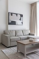 Modern 1BR Apartment with City View