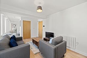 Alexander House by Guestz
