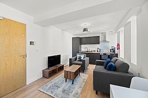 Alexander House by Guestz