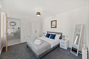 Alexander House by Guestz
