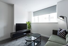 City Point Apartments by Guestz