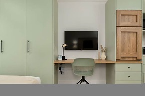 The Sage Queen Bed Studio 711 Sea Point CPT