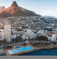 The Sage Queen Bed Studio 711 Sea Point CPT