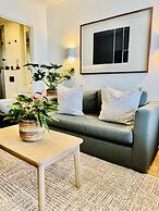 The Sage Queen Bed Studio 711 Sea Point CPT