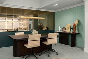 The Sage Queen Bed Studio 711 Sea Point CPT