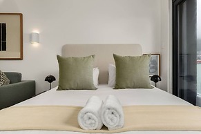 The Sage Queen Bed Studio 711 Sea Point CPT