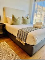 The Sage Queen Bed Studio 711 Sea Point CPT