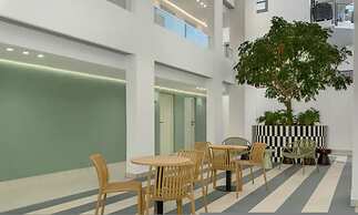 The Sage Queen Bed Studio 711 Sea Point CPT