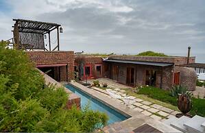 Yzerfontein 3 Bed House With Pool Sea Views