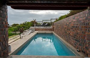 Yzerfontein 3 Bed House With Pool Sea Views