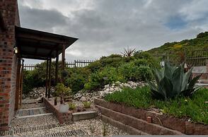 Yzerfontein 3 Bed House With Pool Sea Views