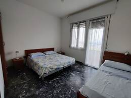 Cozy Accommodation With sea View Terrace