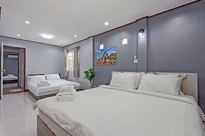 Large Spacious 3BR House at BTS ON NUT