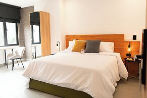 ONCE SUITES