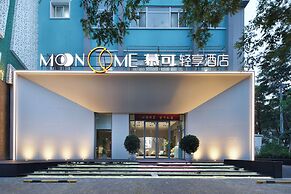 Beijing Mooncome Hotel