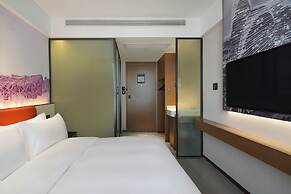 Beijing Mooncome Hotel