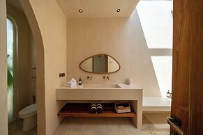 MAYIKI BOUTIQUE HOTEL