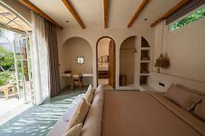 MAYIKI BOUTIQUE HOTEL