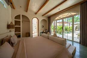 MAYIKI BOUTIQUE HOTEL