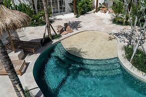 MAYIKI BOUTIQUE HOTEL