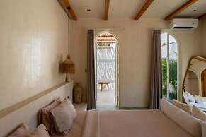 MAYIKI BOUTIQUE HOTEL