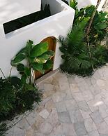 MAYIKI BOUTIQUE HOTEL