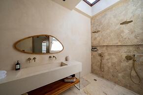 MAYIKI BOUTIQUE HOTEL