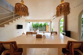 MAYIKI BOUTIQUE HOTEL