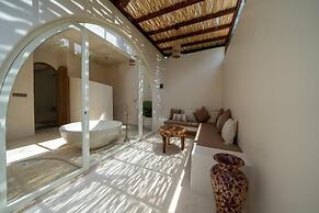 MAYIKI BOUTIQUE HOTEL