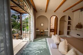 MAYIKI BOUTIQUE HOTEL