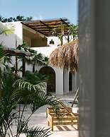 MAYIKI BOUTIQUE HOTEL
