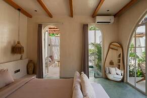 MAYIKI BOUTIQUE HOTEL