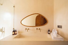 MAYIKI BOUTIQUE HOTEL