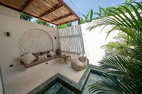 MAYIKI BOUTIQUE HOTEL
