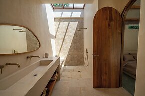MAYIKI BOUTIQUE HOTEL